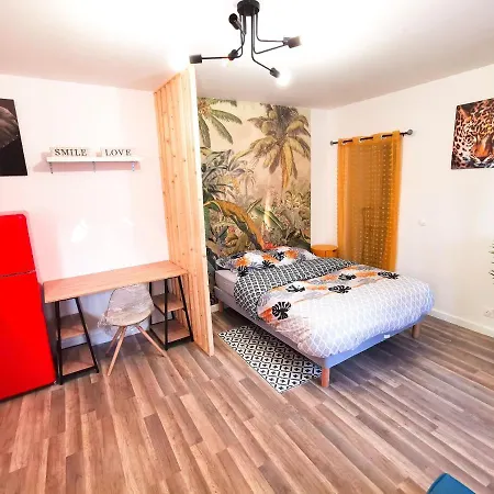 Le Jungle Chic De *